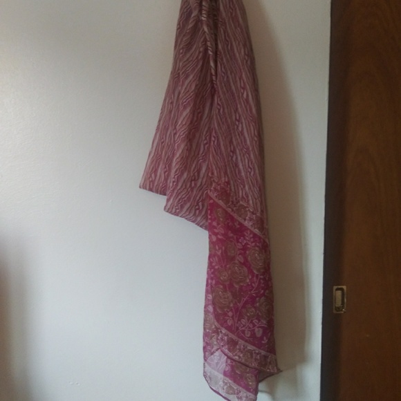 Extra long scarf - Picture 2 of 3